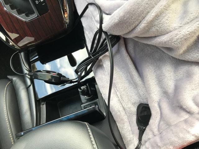 車内の寒さ対策に「ヒートブランケット」（電気毛布）使ってみた！ | 車中泊やキャンプにも | 新型ハリアーとlucilyの気ままなブログ♪ -  楽天ブログ