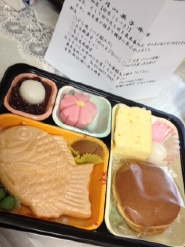 お菓子弁当.JPG