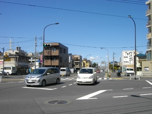 水戸街道松戸宿岩槻街道分岐.JPG