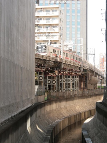 Tokyu Toyoko Line between Shibuya and Daikanyama