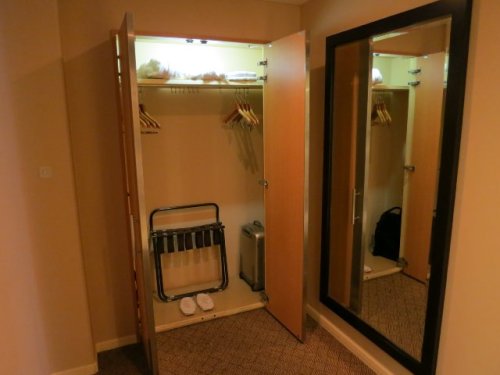 room-04.jpg