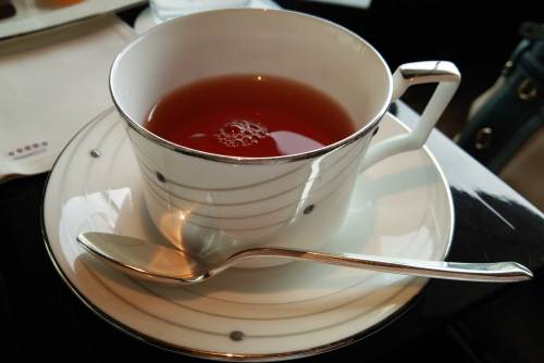 20140813パレスホテル プリヴェ 07紅茶.jpg