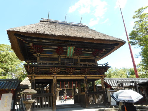 青井阿蘇神社楼門.JPG