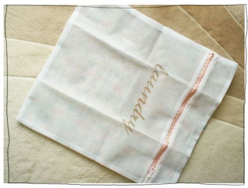 300円ショップ 3coins 洗濯ネット