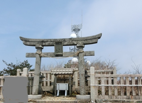 弥彦神社奥之院.jpg