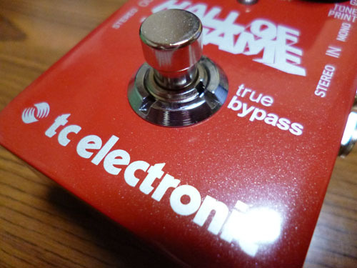 tc_electronic_hall-of-fame-Reverb_footsw.jpg