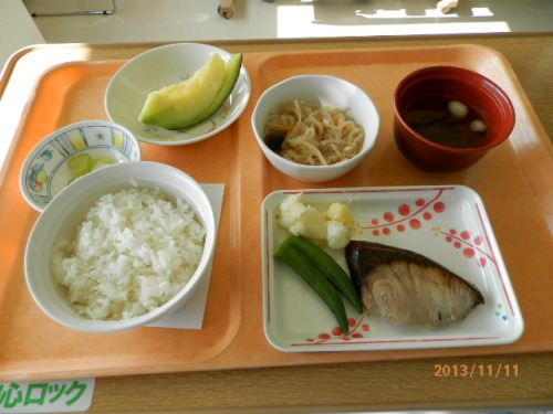 10昼食鰤の照焼き.JPG