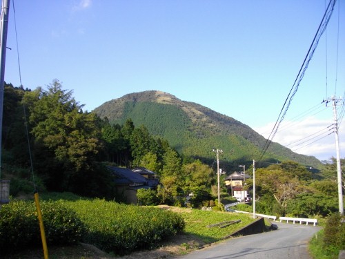金時山矢倉岳遠景 (500x375).jpg