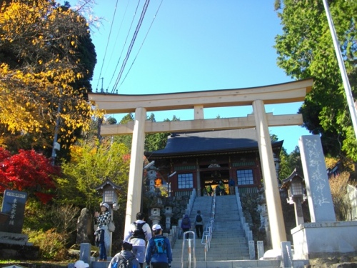 武蔵御嶽神社鳥居.JPG