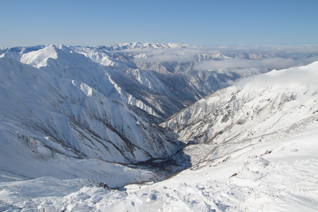 谷川岳から苗場山