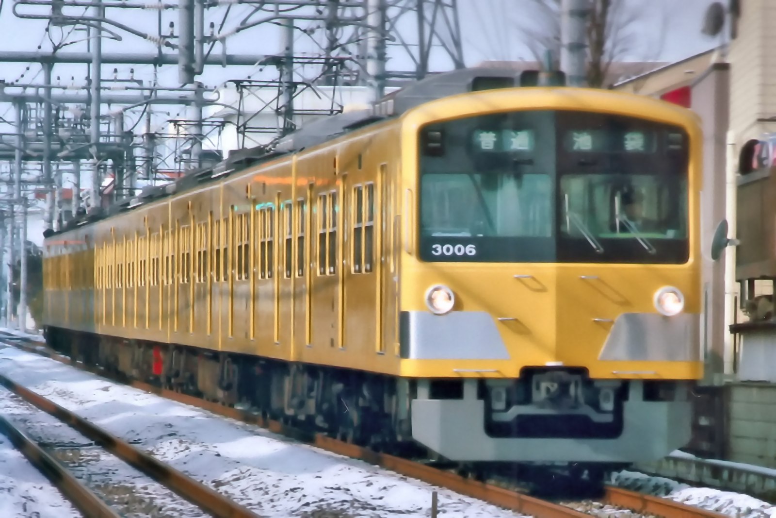 雪の中を走る西武池袋線 | 花見友紀の「鉄道のある日常」 - 楽天ブログ