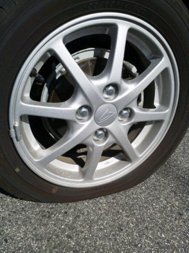 ミライース（フロントタイヤのパンク）アップ