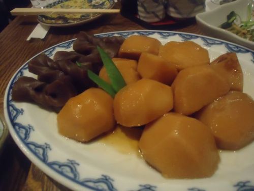 稲毛屋１０（里芋とこんにゃくの煮物）.JPG