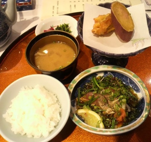 白水館 鰹のたたき.jpg