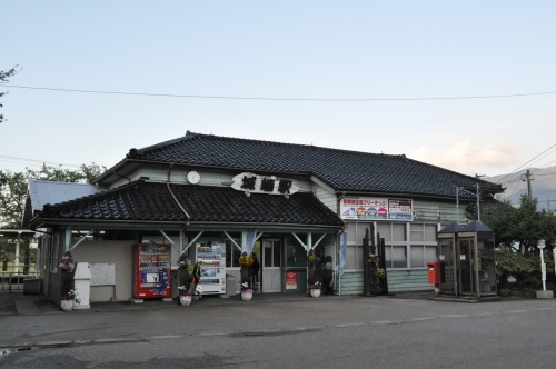 城端駅1.jpg