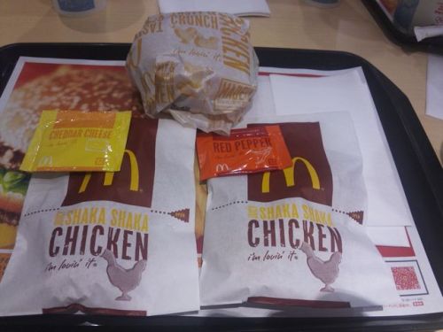 マクドナルド19(ジューシーシャカシャカチキン).JPG