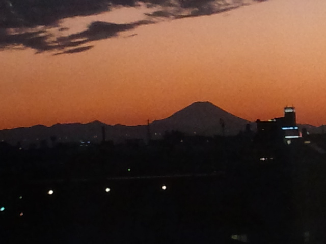 夕暮れの富士山