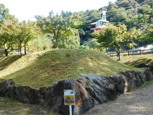 岐阜城信長居館跡 (1).JPG