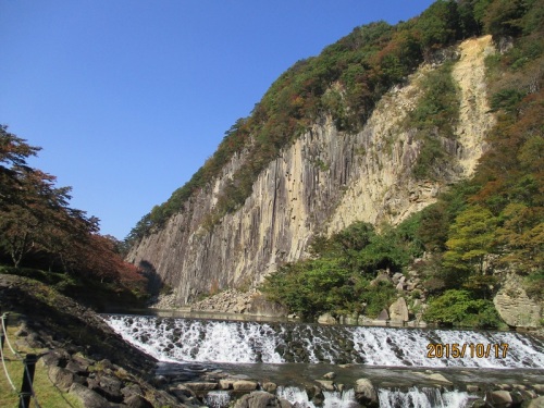 七ヶ宿材木岩