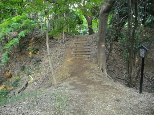 小机城本丸虎口 (500x375).jpg