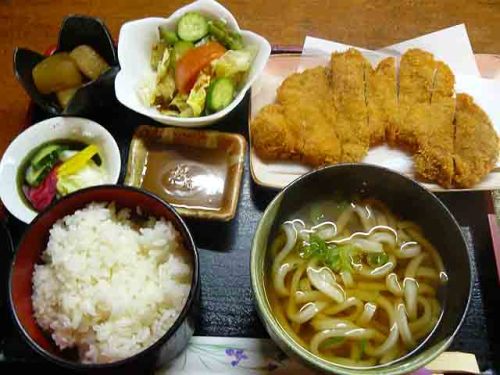 P1630558(640x480)昼食・トンカツ定食(ほうらいさんで).jpg