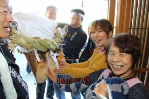 ２写真　山の講2 (320x213).jpg