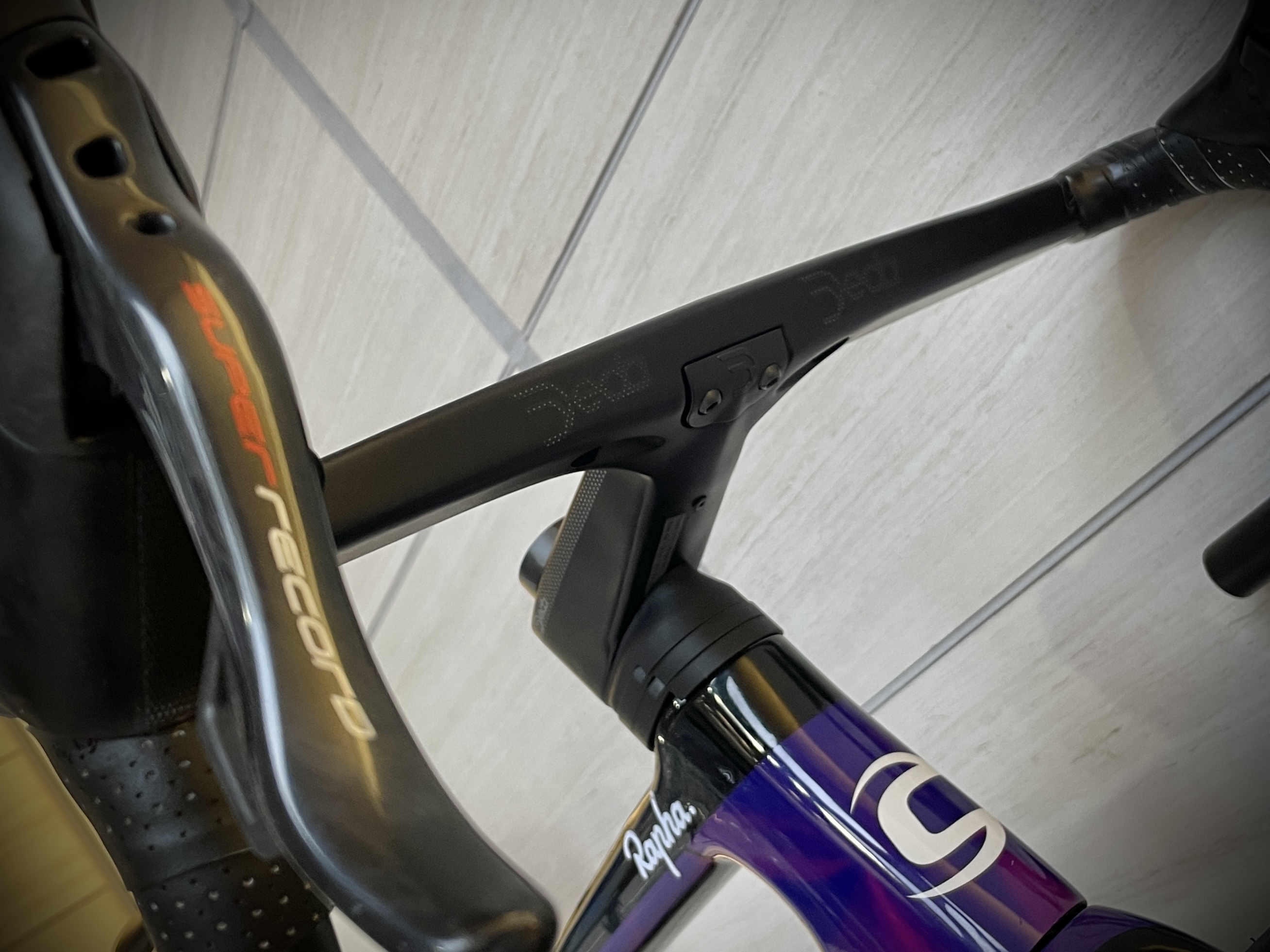 SuperSix EVO Hi-MOD】ステム一体型ハンドル導入【DEDA ALANERA