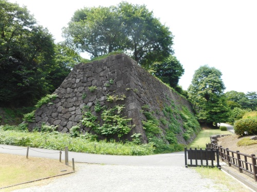 金沢城本丸石垣 (2).JPG