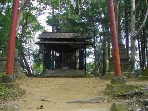 津久井城飯縄曲輪 (500x375).jpg