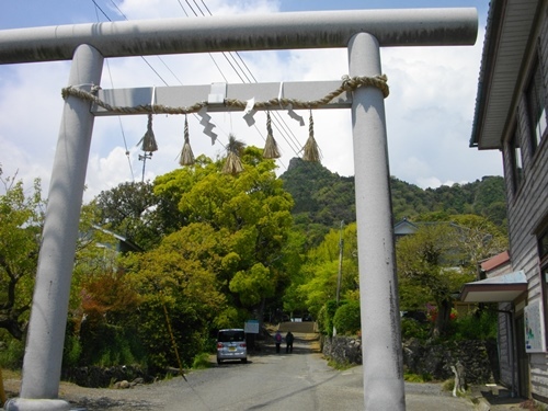 伊予ヶ岳平群天神社 (1).JPG