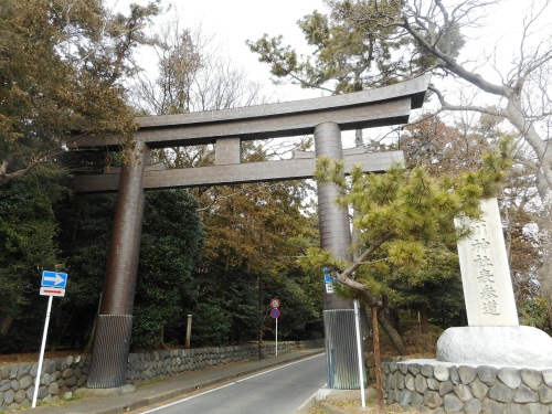 寒川神社一の鳥居.JPG