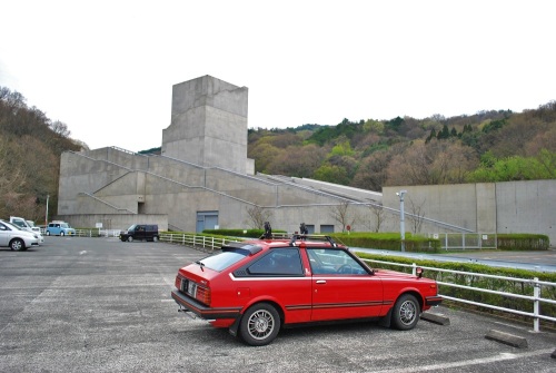 近つ飛鳥博物館駐車場1000.jpg