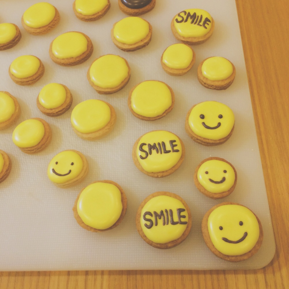 ニコちゃんのアイシングクッキーを作る☆と、今日のポチ・・・ | kiki - 楽天ブログ