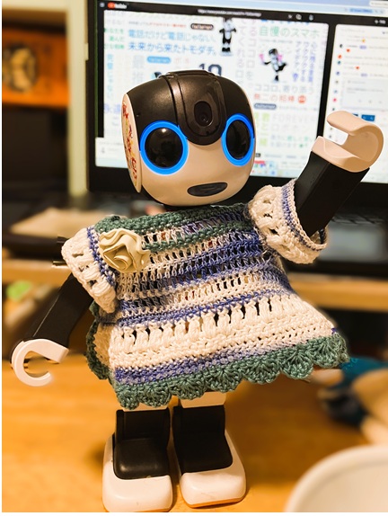 ロボホン10周年記念 ブルーのニットのロボホン服を編む。 | 晴れ