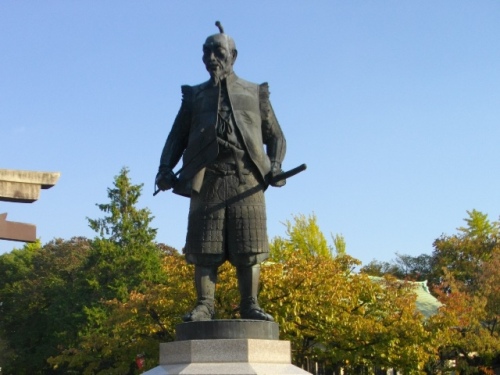 大阪城豊国神社豊臣秀吉像.JPG