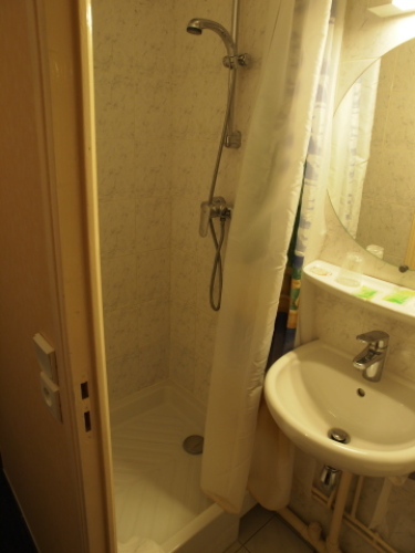パリの宿、シャワー20120924