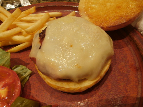 プレリュード　チーズバーガー内部.jpg