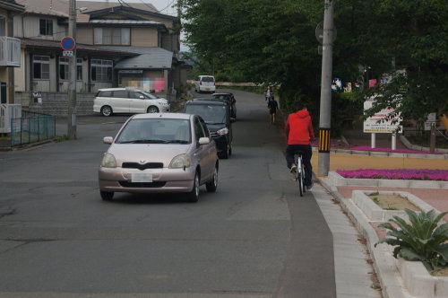 自転車 は 左側 通行 です か