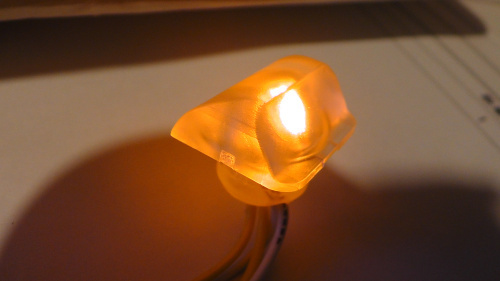 高輝度黄色発光ダイオード（LED）のランプユニット