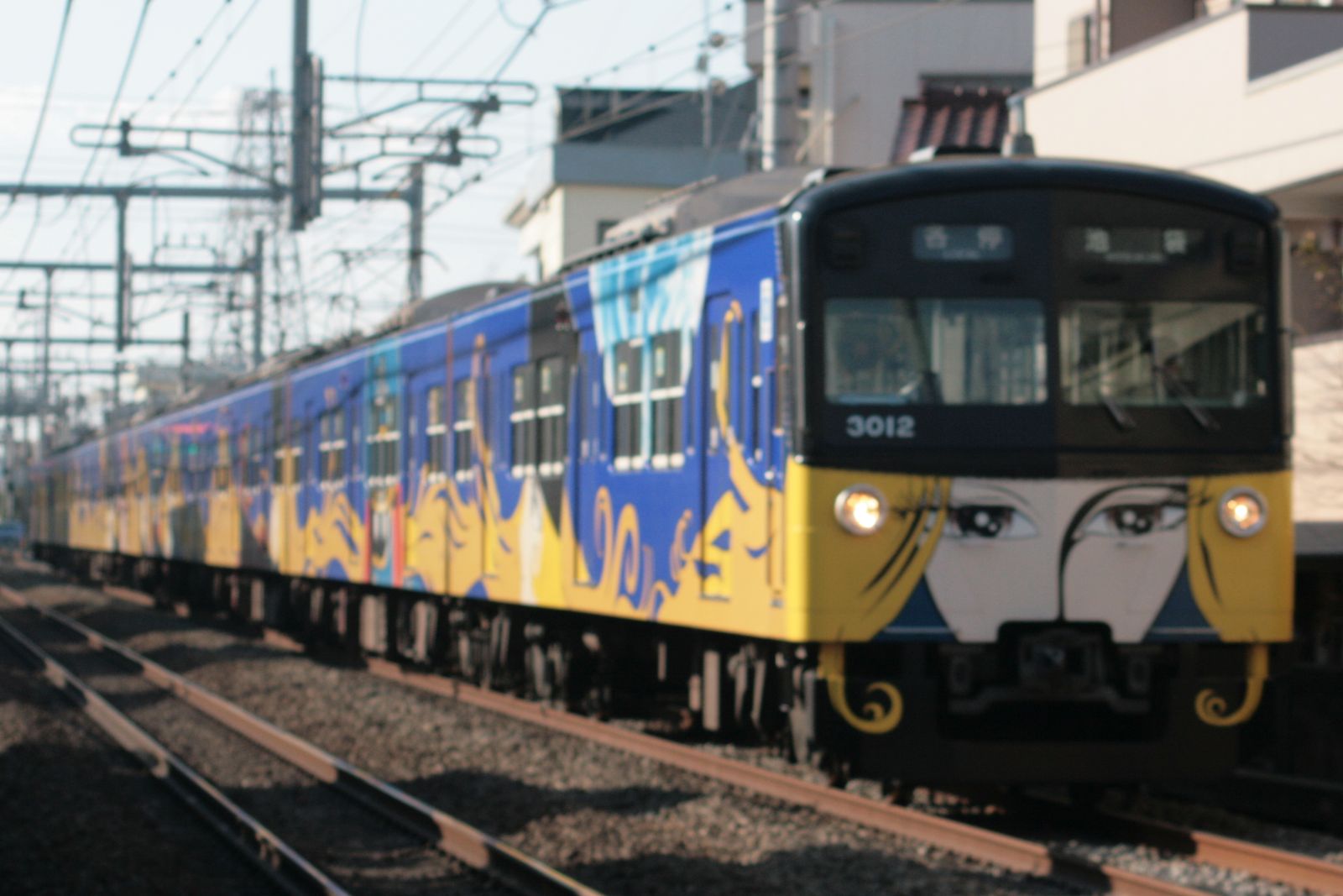 新しい「銀河鉄道999」デザイン電車を撮る | 花見友紀の「鉄道のある
