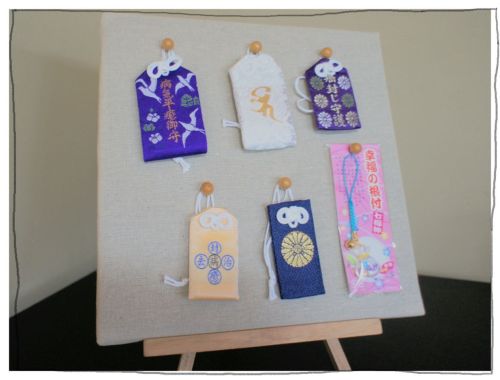 お守り　100円ショップセリアのファブリックボード