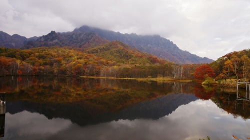 夕景の鏡池戸隠２０１３１０，２９ (1400x786).jpg