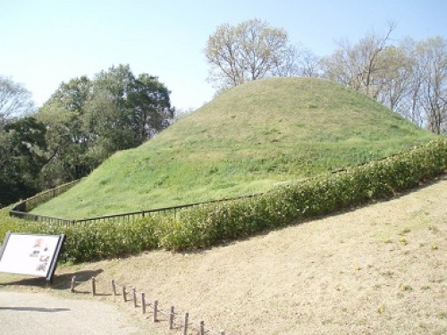 2飛鳥・高松塚古墳.jpg