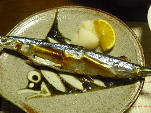 P1770930 (640x480)140904夕食　秋刀魚の塩焼き.jpg