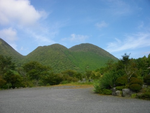 東海道箱根宿元箱根お玉観音堂下二子山 (500x375).jpg