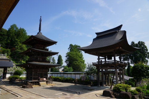 小川村高山寺3重の塔と (1280x853).jpg