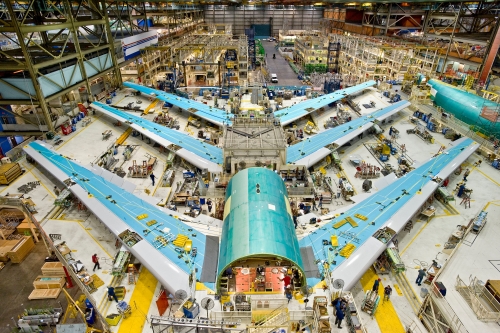 Boeing_747-8_Test_Planes_in_Assembly.jpg