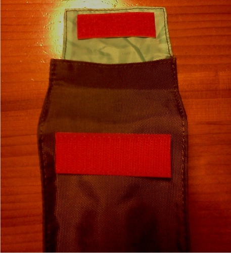 マジックテープ貼ってみる