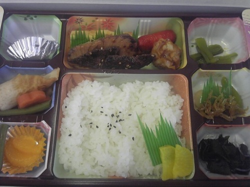 鯨肉の幕の内弁当.JPG