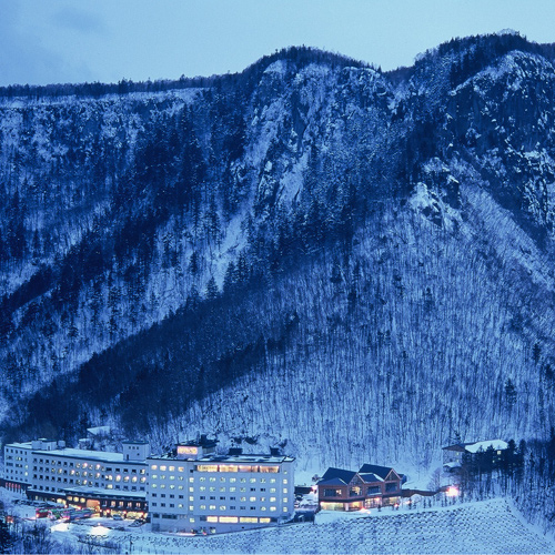 大雪飯店溫泉與峽谷度假村